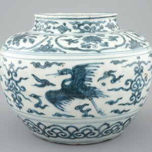 A Chinese blue and white vase with phoenixes, Ming Dynasty — photo 2