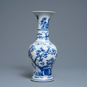A Chinese blue and white vase with precious objects and floral designs, Kangxi — photo 3