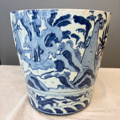 A Chinese blue and white vessel with geese in a landscape — photo 3