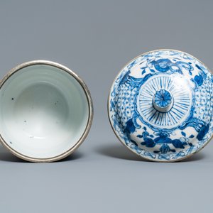 A Chinese blue and white Vietnamese market 'Bleu de Hue' bowl and cover, 19th C. — photo 5