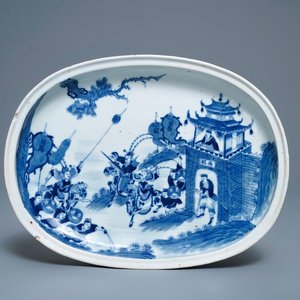 A Chinese blue and white Vietnamese market 'Bleu de Hue' oval serving dish, 19th C. — 照片 1