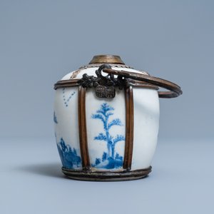 A Chinese blue and white Vietnamese market 'Bleu de Hue' water pipe, 19th C. — 照片 5