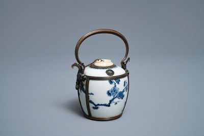 A Chinese blue and white Vietnamese market 'Bleu de Hue' water pipe, Kangxi