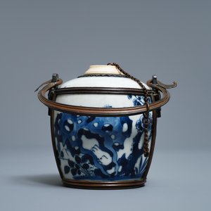 A Chinese blue and white Vietnamese market 'Bleu de Hue' water pipe, Kangxi — photo 4