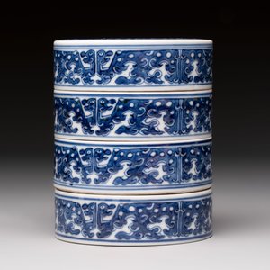 A Chinese blue and white Wang-Bu-style go stones or Yunzi 雲子 box, a four-tier stacking box and a covered jar, 19th C. — photo 15