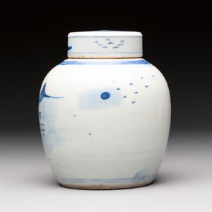 A Chinese blue and white Wang-Bu-style go stones or Yunzi 雲子 box, a four-tier stacking box and a covered jar, 19th C. — photo 5
