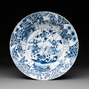 A Chinese blue and white 'warriors on horseback' 'klapmuts' bowl, Kangxi mark and of the period — photo 1