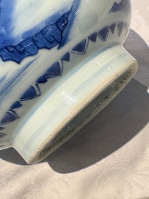 A Chinese blue and white 'Wen Wang Fang Xian 文王訪賢' bottle vase, Transitional period — photo 12
