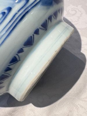 A Chinese blue and white 'Wen Wang Fang Xian 文王訪賢' bottle vase, Transitional period — photo 13