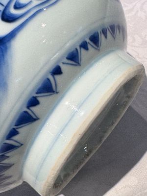 A Chinese blue and white 'Wen Wang Fang Xian 文王訪賢' bottle vase, Transitional period — photo 14