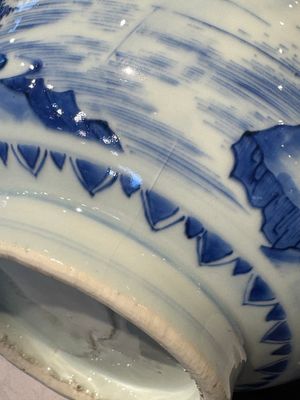 A Chinese blue and white 'Wen Wang Fang Xian 文王訪賢' bottle vase, Transitional period — photo 18