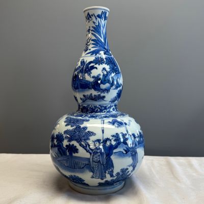 A Chinese blue and white 'Wen Wang Fang Xian 文王訪賢' double-gourd vase — foto 4
