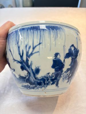 A Chinese blue and white 'Wen Wang Fang Xian 文王訪賢' scroll pot, Transitional period — foto 4