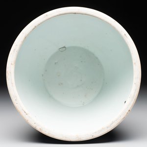A Chinese blue and white 'Wen Wang Fang Xian 文王訪賢' scroll pot, Transitional period — foto 6