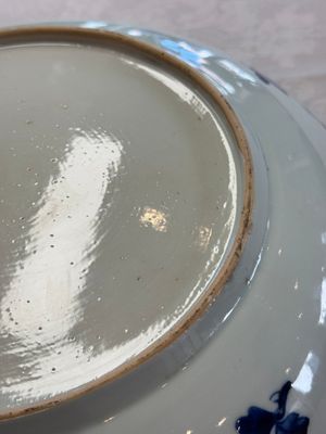 A Chinese blue and white 'Willow and Lotus' dish, Qianlong — 照片 15