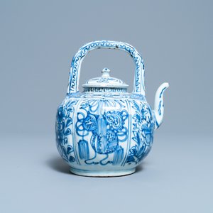 A Chinese blue and white wine ewer and cover, Wanli — 照片 4