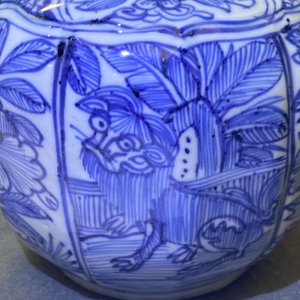 A Chinese blue and white wine ewer and cover, Wanli — photo 11