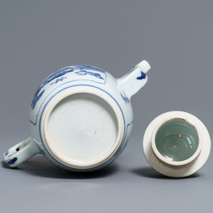 A Chinese blue and white wine jug and cover with antiquities, Kangxi — 照片 6