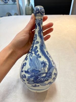A Chinese blue and white 'winged dragon' garlic-mouth vase, Wanli — photo 1