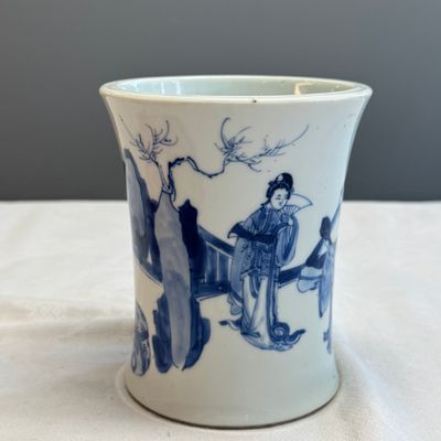 A Chinese blue and white 'Xi Xiang Ji' brushpot (Bitong) — foto 4