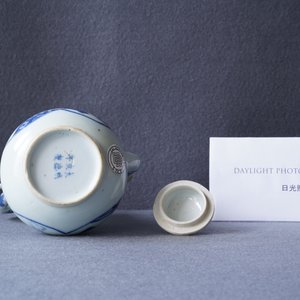 A Chinese blue and white 'Xi Xiang Ji' ewer and cover, Xuande mark, Kangxi — 照片 11