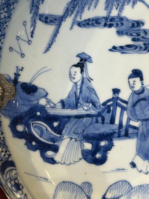 A Chinese blue and white 'Xi Xiang Ji' plate with silver mount, Yongzheng — 照片 2