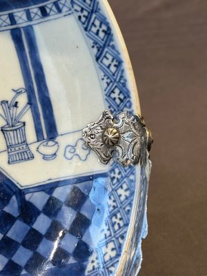A Chinese blue and white 'Xi Xiang Ji' plate with silver mount, Yongzheng — 照片 8