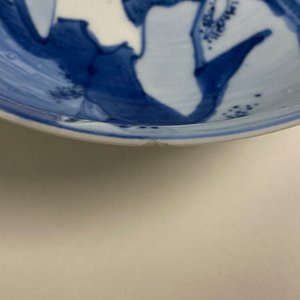 A Chinese blue and white 'Xi Xiang Ji' shallow bowl depicting Cui Yingying and her mother, Kangxi — 照片 11