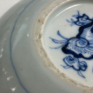 A Chinese blue and white 'Xi Xiang Ji' shallow bowl depicting Cui Yingying and her mother, Kangxi — 照片 14