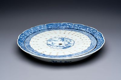 A Chinese blue and white 'Xi Xiang Ji' strainer and dish, Qianlong