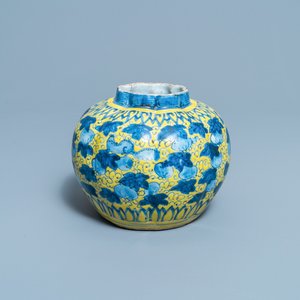 A Chinese blue and white yellow-ground vase with squirrels among gourds, Wanli — photo 1
