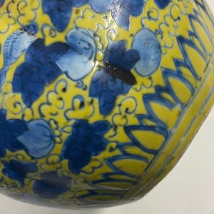 A Chinese blue and white yellow-ground vase with squirrels among gourds, Wanli — photo 15