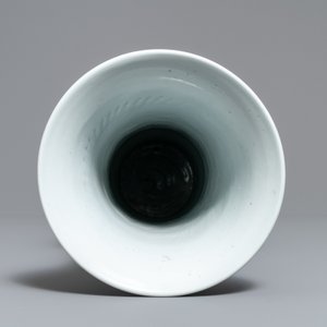 A Chinese blue and white yenyen 'immortals' vase, Kangxi — photo 5