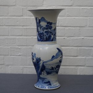 A Chinese blue and white yenyen 'river landscape' vase, Kangxi — photo 8