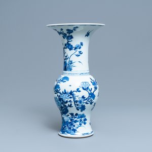 A Chinese blue and white yenyen vase with a bird among foliage, Kangxi — photo 4