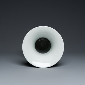 A Chinese blue and white 'yenyen' vase with figures in a landscape, 19/20th C. — photo 5