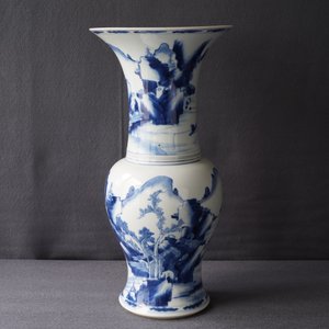 A Chinese blue and white yenyen vase with figures in a landscape, Kangxi — photo 17