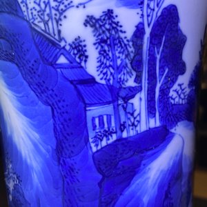 A Chinese blue and white yenyen vase with figures in a landscape, Kangxi — photo 19