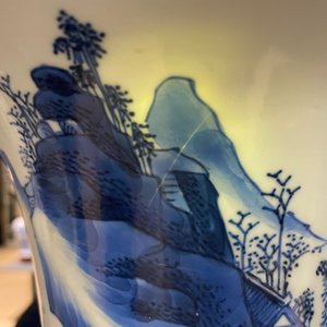 A Chinese blue and white yenyen vase with figures in a landscape, Kangxi — photo 9