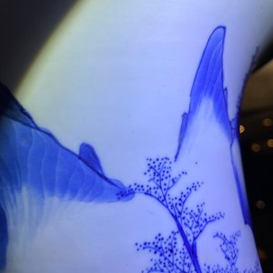 A Chinese blue and white yenyen vase with figures in a landscape, Kangxi — photo 17