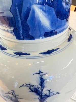 A Chinese blue and white 'Yenyen' vase with figures in a mountainous riverscape — 照片 12