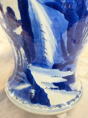A Chinese blue and white 'Yenyen' vase with figures in a mountainous riverscape — 照片 13