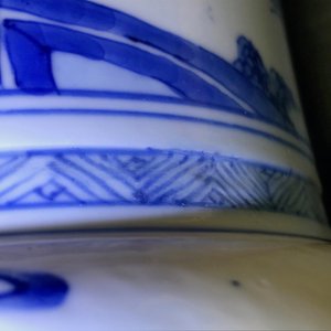 A Chinese blue and white yenyen vase with fine figurative design, Kangxi — photo 11