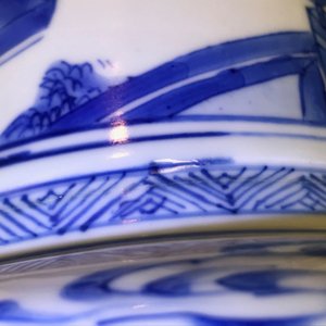 A Chinese blue and white yenyen vase with fine figurative design, Kangxi — photo 9