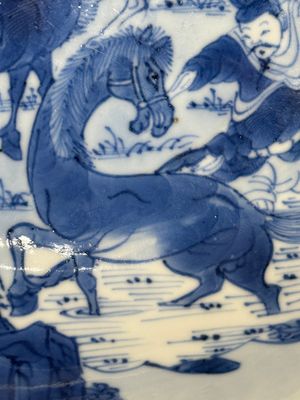 A Chinese blue and white 'Yu Ma Tu 浴馬圖' plate, Kangxi mark and of the period — photo 3