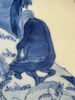 A Chinese blue and white 'Yu Ma Tu 浴馬圖' plate, Kangxi mark and of the period — photo 6