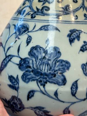 A Chinese blue and white 'yuhuchunping' vase with floral design, Ming — photo 10
