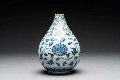 A Chinese blue and white 'yuhuchunping' vase with floral design, Ming