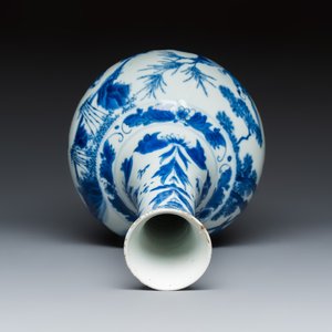 A Chinese blue and white 'Zhu Lin Qi Xian 竹林七賢' bottle vase — photo 5