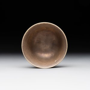 A Chinese blue enamel on gilt ‘Shou’ cup, 19th C. — foto 6